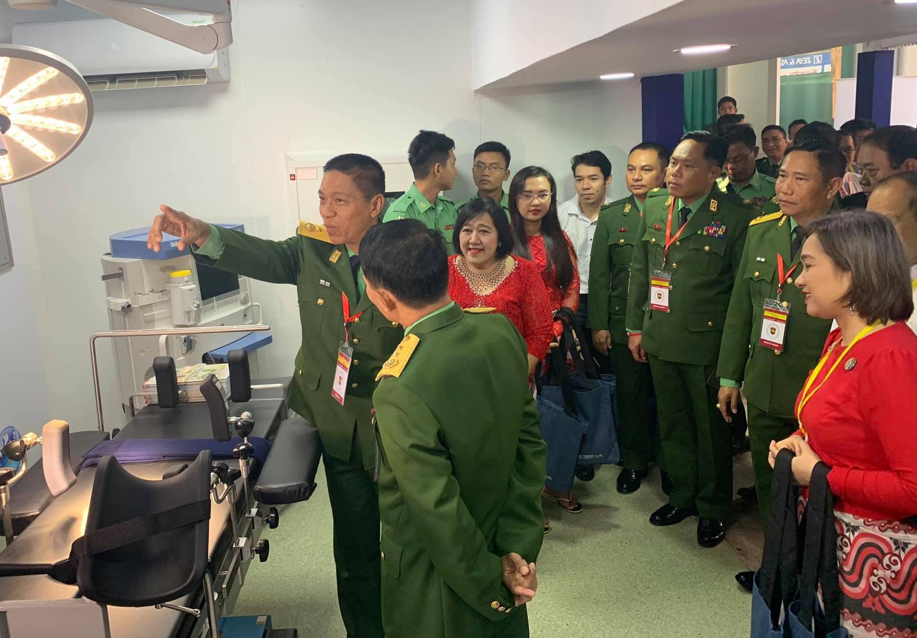 စစ် ဆေးရုံတွေကို ဘယ်ကုမ္ပဏီက ဆေးရုံသုံးပစ္စည်းတွေ ရောင်းချနေသလဲ   